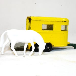 Vintage Lesney No. 43 Matchbox Horse Trailer w/ Horse | 1960s Die-Cast Toy