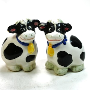 Vintage Cow Salt & Pepper Shakers – 3” Ceramic Farmhouse Kitchen Collectible