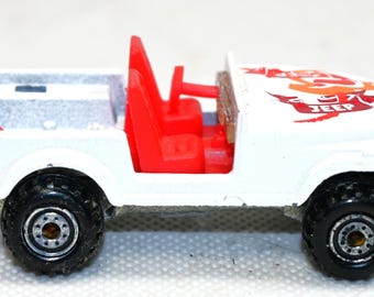 1981 Hot Wheels Jeep CJ-7 – White Body, Red Interior, Die-cast 4x4