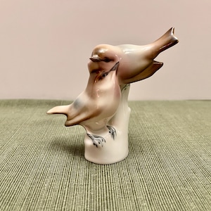 Zsolnay Pécs Porcelain Bird Figurine: Hungarian Bone China Barn Swallows (4x4.5&quot;)