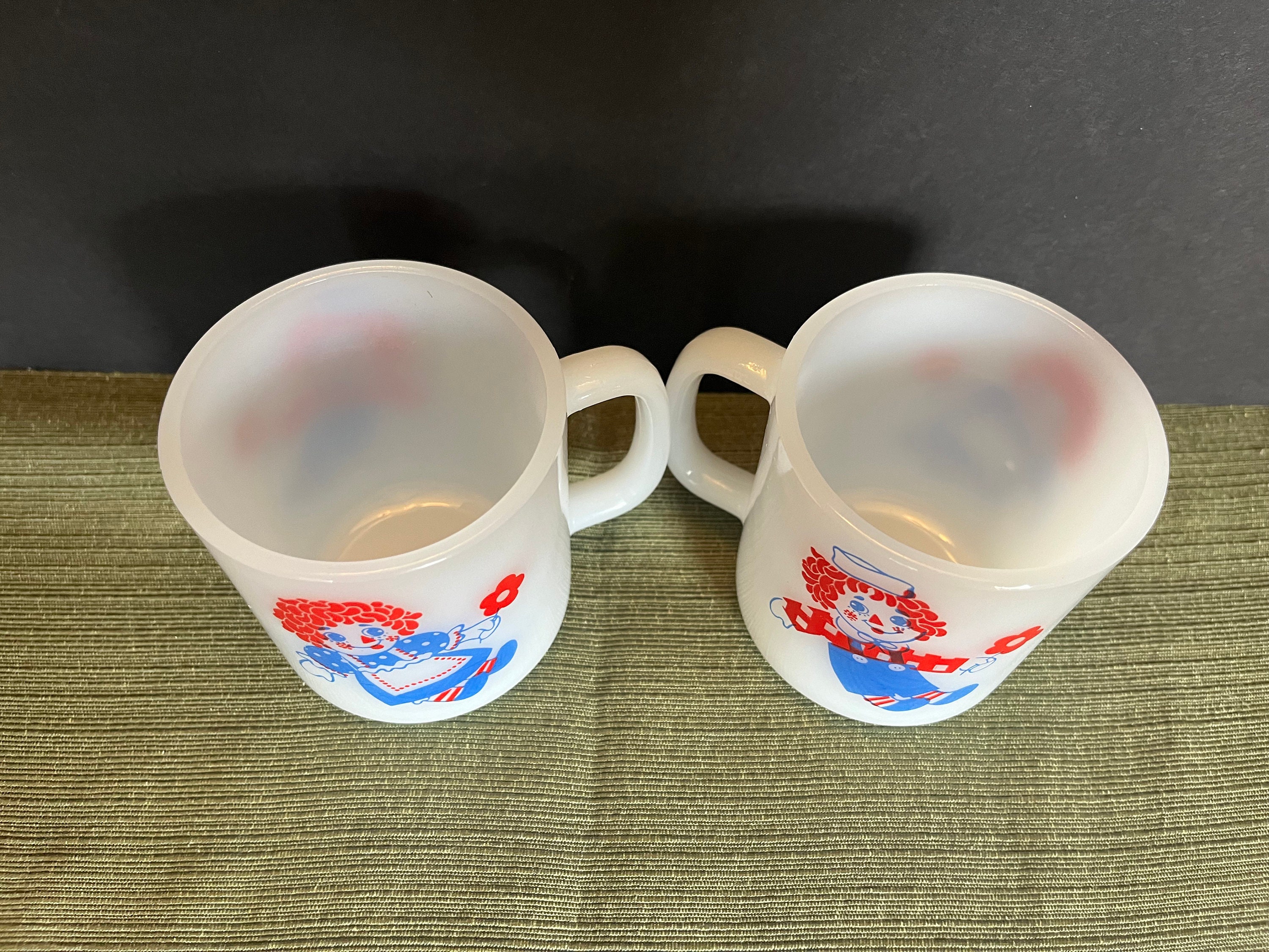 1950 年代のヴィンテージ ミルクガラス マグカップ 2 個セット