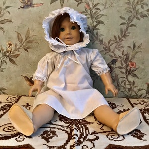 Pleasant Company / American Girl - Felicity&#39;s Night Shift , Cap , Mules (slippers) - Discontinued Retired - Felicity Merriman nightgown