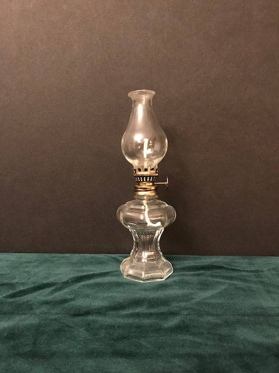 Small oil lamp chimney outlet