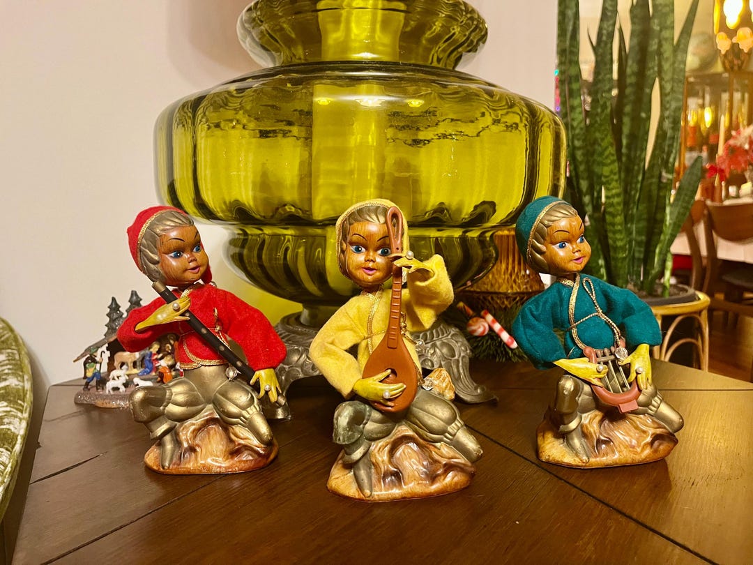 Vintage 1960s Elf Figurines: 7