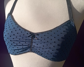 Sexig blå bralette för kvinnor med svarta prickar!