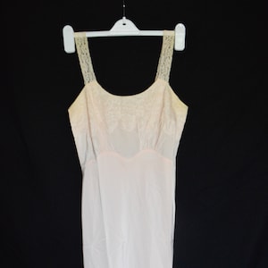 Lady Lynne Back Magic Peach Acetate Nylon Crepe Slip Size 34 1940&#39;s 1950&#39;s