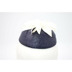 1950s Therese Aherns Lady’s Union Made Navy Blue Straw Pillbox Beanie Hat