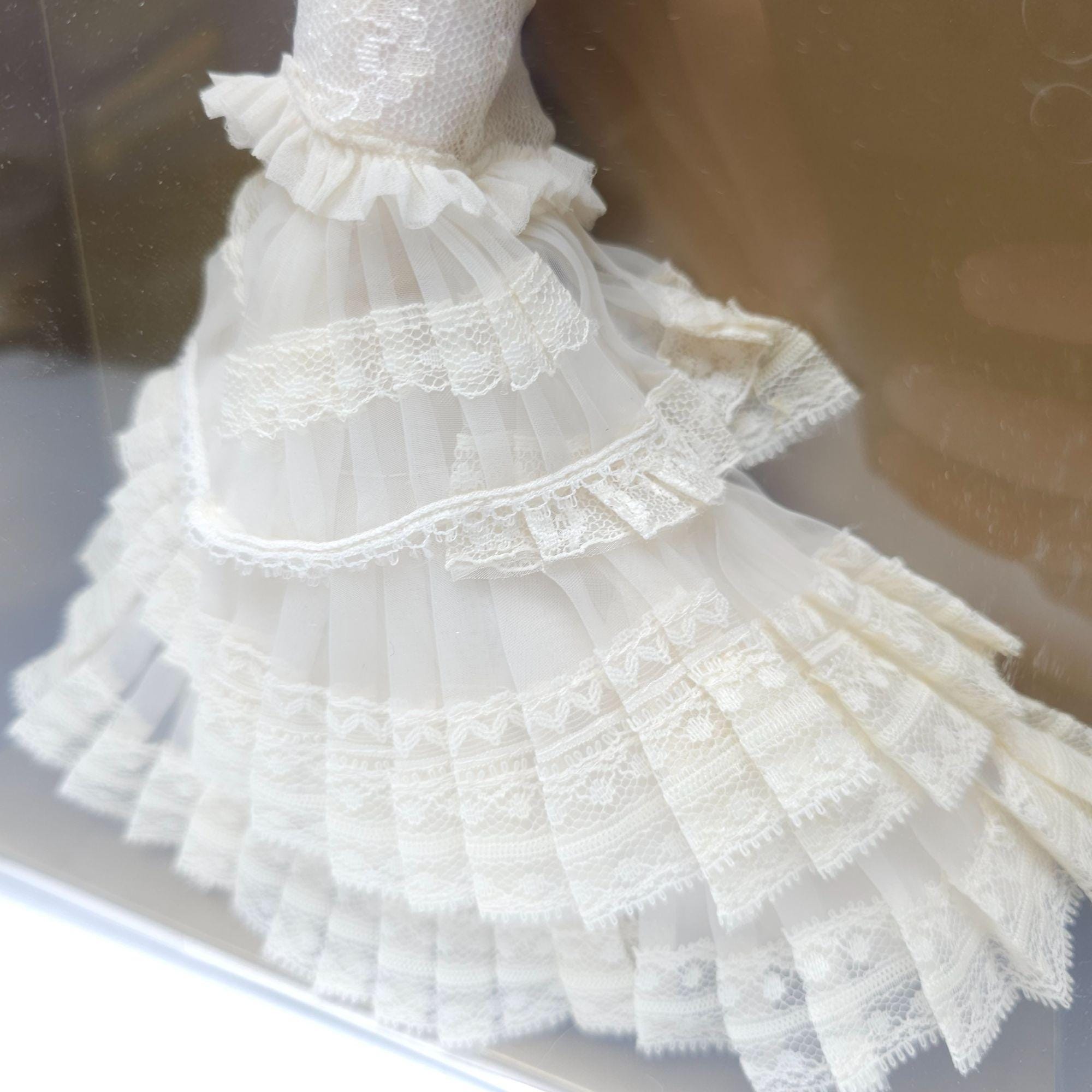 バービーゴールドラベルVeraWangBRIDE THE ROMANTICIST Vera Wang Bride Barbie Doll The Romanticist Gold Label