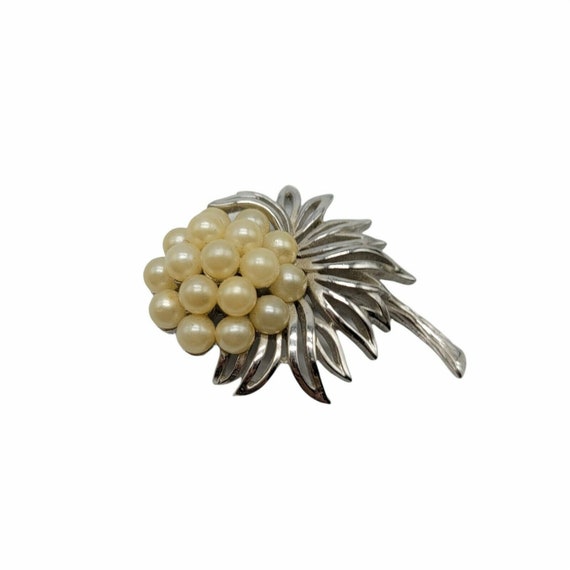 Crown Trifari Silver Tone Faux Pearl Flower Mid C… - image 1