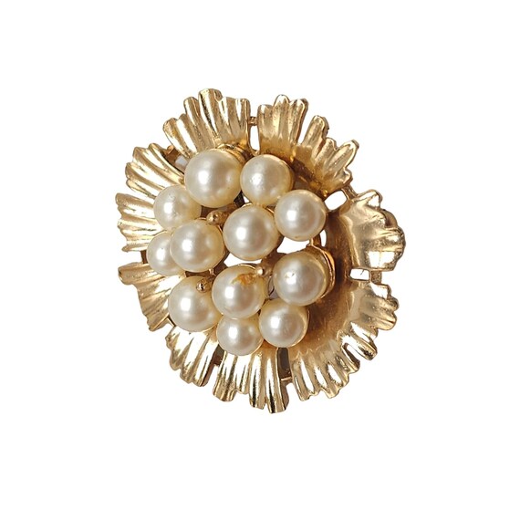 Trifari Textured Faux Pearl Birds Nest Flower Bro… - image 2