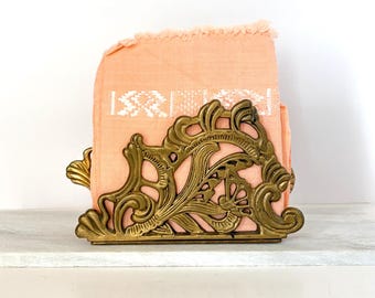 Antyczny mosiężny serwetnik, secesyjny, filigranowy wystrój kuchni