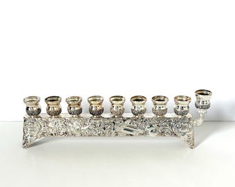 Menorá Legacy Heritage vintage, candelabro floral de Hanukkah en tono plateado