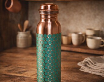 Ella’s Touch Ren Koppar Präglad Vattenflaska 950ML – Grön Finish
