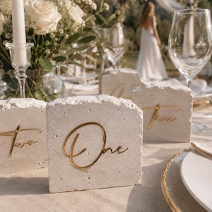 Numéros de table de mariage | Décoration de réception minimaliste faite main