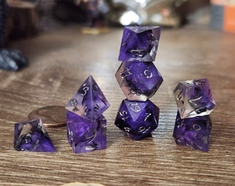 Malicious: A MINIATURE set of handmade resin polyhedral sharp edge dice for use in DnD and ttrpgs.