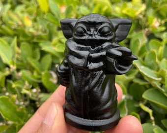 Met de hand gesneden Yoda-standbeeld van obsidiaan | Star Wars-kristallen beeldje | Helend aardend beschermingskristal | Woondecoratie, altaarstandbeeld, heksencadeau