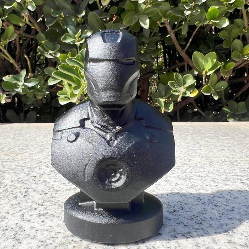 Estatua de Iron Man de obsidiana / Figura de Iron Man de cristal tallada a mano, coleccionable de superhéroe de Marvel, cristal de energía curativa para decoración del hogar imagen 10