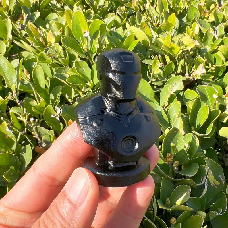 Estatua de Iron Man de obsidiana / Figura de Iron Man de cristal tallada a mano, coleccionable de superhéroe de Marvel, cristal de energía curativa para decoración del hogar imagen 18