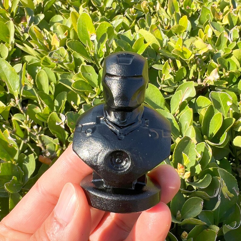 Estatua de Iron Man de obsidiana / Figura de Iron Man de cristal tallada a mano, coleccionable de superhéroe de Marvel, cristal de energía curativa para decoración del hogar imagen 19