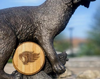 Kentucky Wildcat – Deep Laser Engraved Bourbon Barrel Head – Hand‑Finished Wall Art