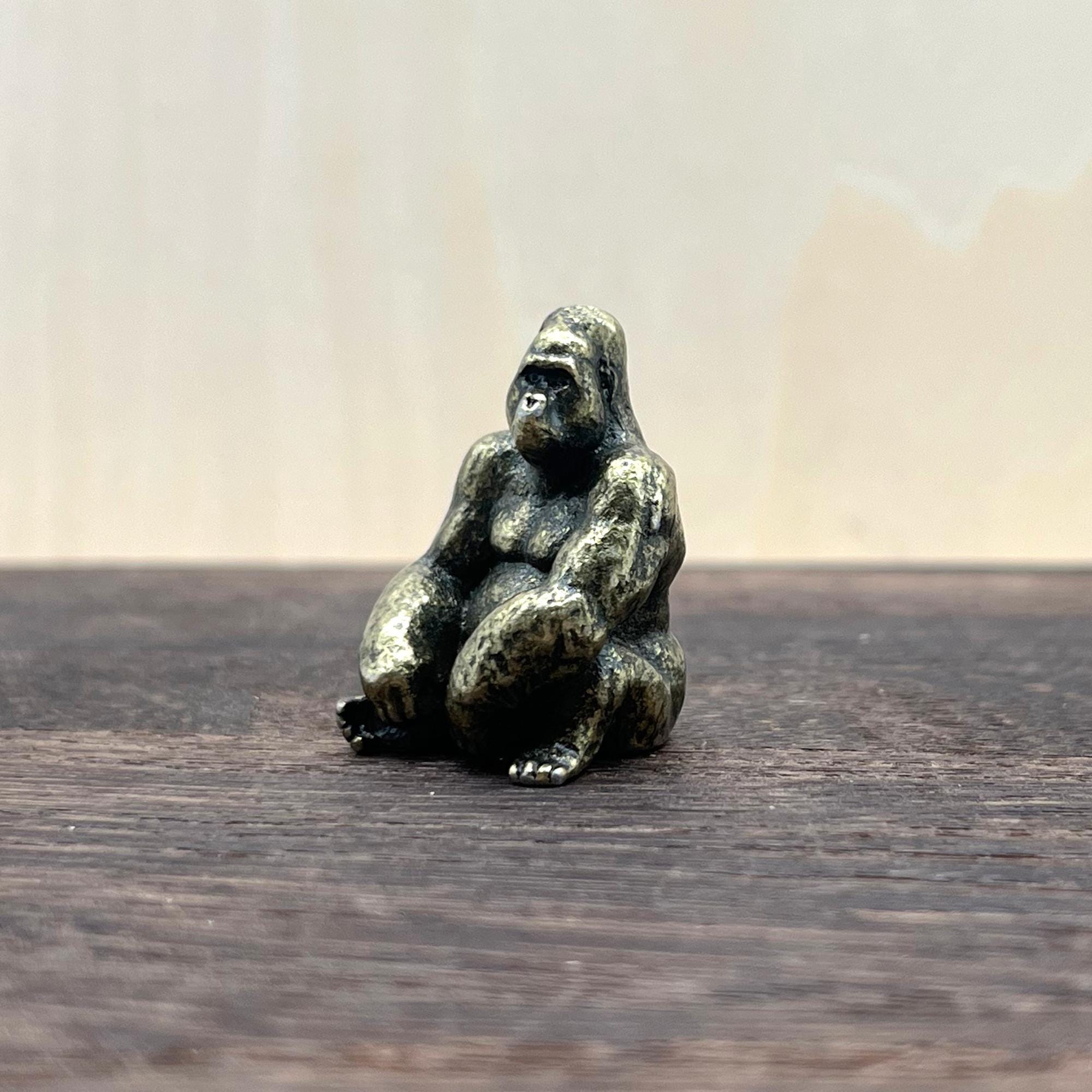 Gorilla statue - Etsy 日本
