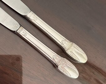 2- 1847 Rogers Bros FIRST LOVE International Silver Plate Non-Hollow Dinner Knives