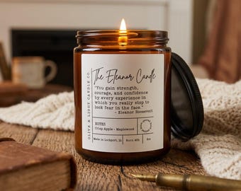 Vela Eleanor Roosevelt / Manzana fresca y madera de arce / Frase inspiradora / Vela de soja vertida a mano / 237 ml (8 oz) Fragancia acogedora para el hogar