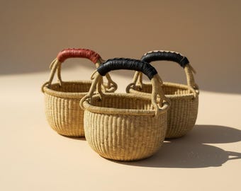 Handgeweven kleine ronde bolgamand - natuurlijk geweven decoratieve kom - Artisan Boho Home Decor