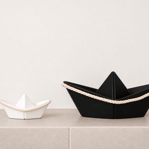 NAMI – Minimalistisches Origami Boot | Skandi Deko Schiff | Moderne Tischdeko | Wohnaccessoire bild 2