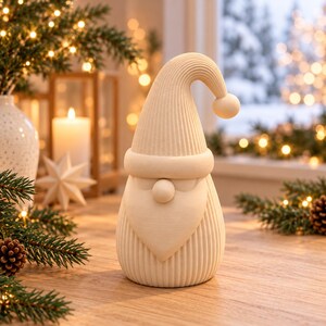 SANTA Santa Claus – Ribbed Decorative Figure in Scandinavian Style – 3D Printed Christmas Decoration – 14 / 18 / 25 cm – 10 Colors