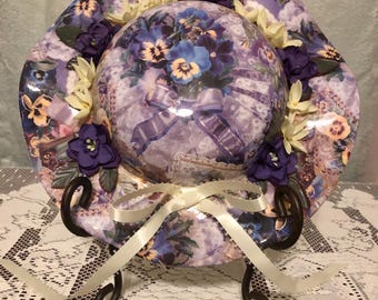 Placa de parede colecionável vintage feita à mão, com estampa floral de violeta da primavera, da década de 1980.