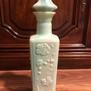 1972 Jim Beam "Royal Oriental Jade" Japanese Cherry Blossoms  Mint Milk Glass Empty Liquor Decanter Bottle
