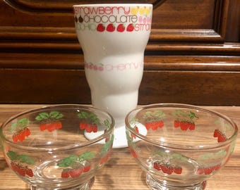 Erdbeereisbecher-Dessertgläser-Set aus den 1970er-1980er Jahren (3er-Set)