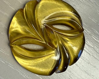 Vintage Bakelite Apple Juice Carved Button (Tested), 2.7-2.8 cm