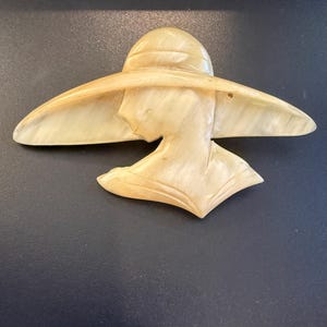 Lady With Hat Brooch - Etsy display picture 3