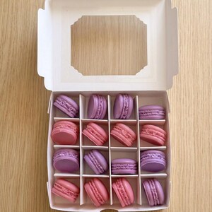 Macaron Wax Melts Gift Box - Scent: Brazilian Peach and Strawberry Cake