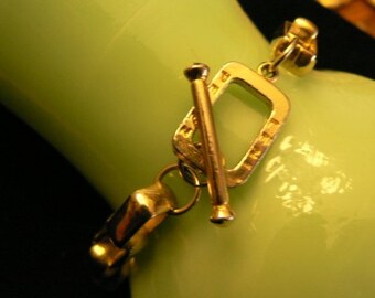 vintage jewels ...  Beautiful LENI PEREZ signed BRACELET in link chain pattern ...
