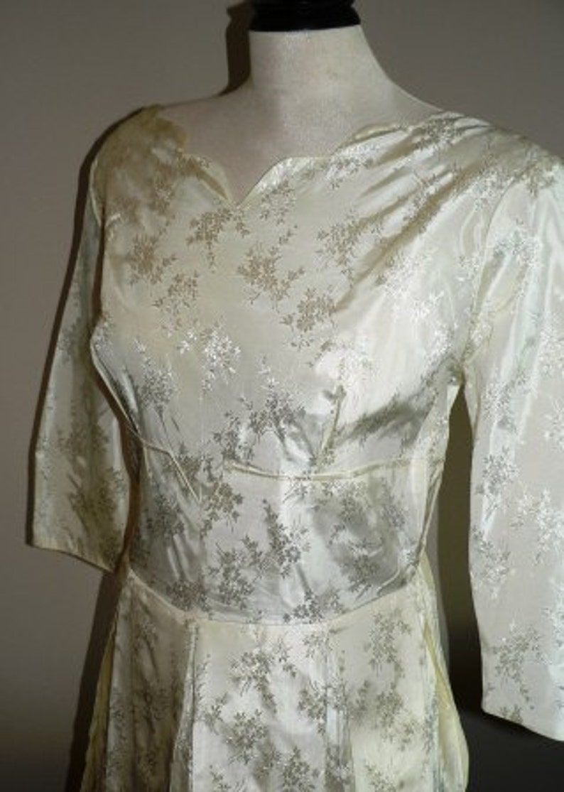ORIENTAL Silk Party or Vintage WEDDING dress .. vintage wedding .. vintage wedding