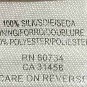 Elegant BCBG Max Azria Sidenklänning med Haltermönster, Plisserad Brun Midiklänning, Storlek 8, Böljande Aftonklänning bild 9