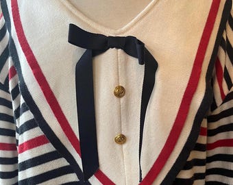 Jersey vintage Mondi, fabricado en Alemania Occidental. Jersey de punto color crema con bordado dorado. Top de punto barroco. Talla 38.