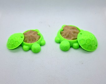 Jumping Spider Decor ~ Little Tikes Turtle Sandbox with "sand"