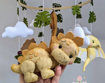 A cute dinosaurs baby mobile for your nursery decoration, crib felt mobile, nursery decor, neutral colours, baby dinosaur