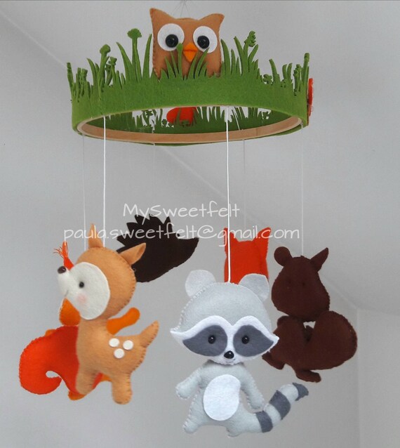 Woodland Hanging Crib Mobile Woodland Animals Ceiling Mobile Nursery Decor Babyroom Decor Beaver Hedgehog Squirrel Racoon