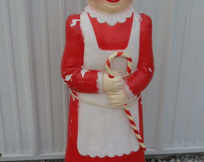 Vintage Blow Mold Mrs. Santa Claus Retro Christmas Yard Decoration