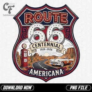 Op de afbeelding: Een Route 66 Americana-ontwerp met een klassieke auto, een benzinepomp en een woestijnlandschap. Het ontwerp bevat de tekst "Route 66 Centennial 1926-2026" en "Americana" in een schildvorm.