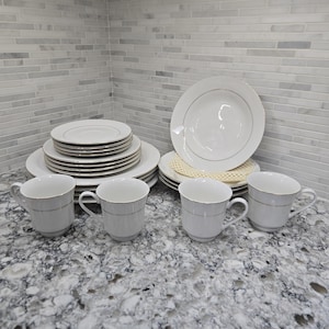 20‑Piece Fine Porcelain Dinner Set • White 22K Gold Rim Dining Set • Vintage 1998 Classic Gold Dinnerware Plates Bowls Cups