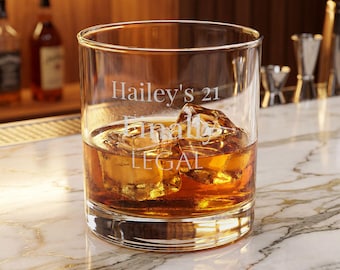 Personalisierte Whiskyglas Geschenk | Benutzerdefinierte Name gravierte Glas | Geschenk zum 21. Geburtstag | Trauzeugen Geschenk | Geschenk für Ihn | Kundenspezifisches Bar-Glas