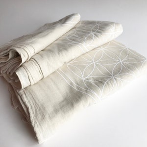 XL Crystal Grid Cloth ENCRE BLANCHE fleur de vie XL 100% coton, textile naturel, gabarit de grille de géométrie sacrée, tissu daltération image 2