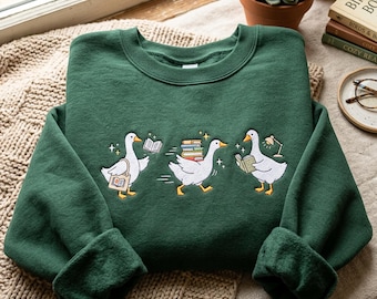 Gestickte Gans, die Bücher liest Sweatshirt, Bücherwurm Lehrer Bibliothekar Geschenk