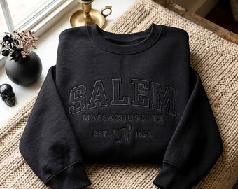 Sudadera bordada de Salem, Massachusetts – Est. 1626 Diseño de gato negro, sudadera gótica de Halloween